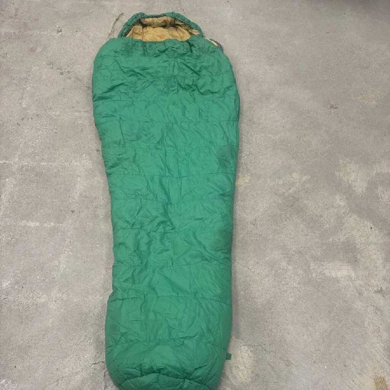 The North Face - Vintage Synthetic Mummy Sleeping Bag: Green-unisex-